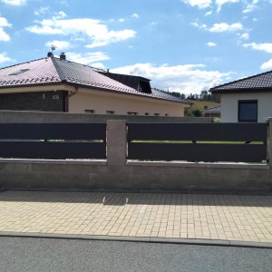 Systém plotu kolem rodinného domu, zakázková výroba od firmy Konsorcium - KOVO